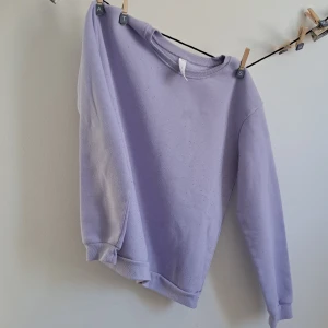 Cozy sweater - Lilac cozy sweater with super soft material on the inside. 
