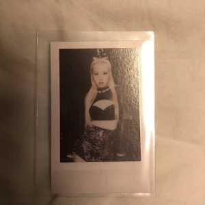 Rosé blackpink polaroid  - 30kr + 15kr frakt