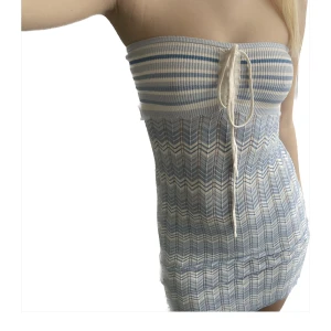 Strandklänning - Så fin klänning från Bershka som är perfekt för stranden! Lånad sista bild av alva Blomdahl 