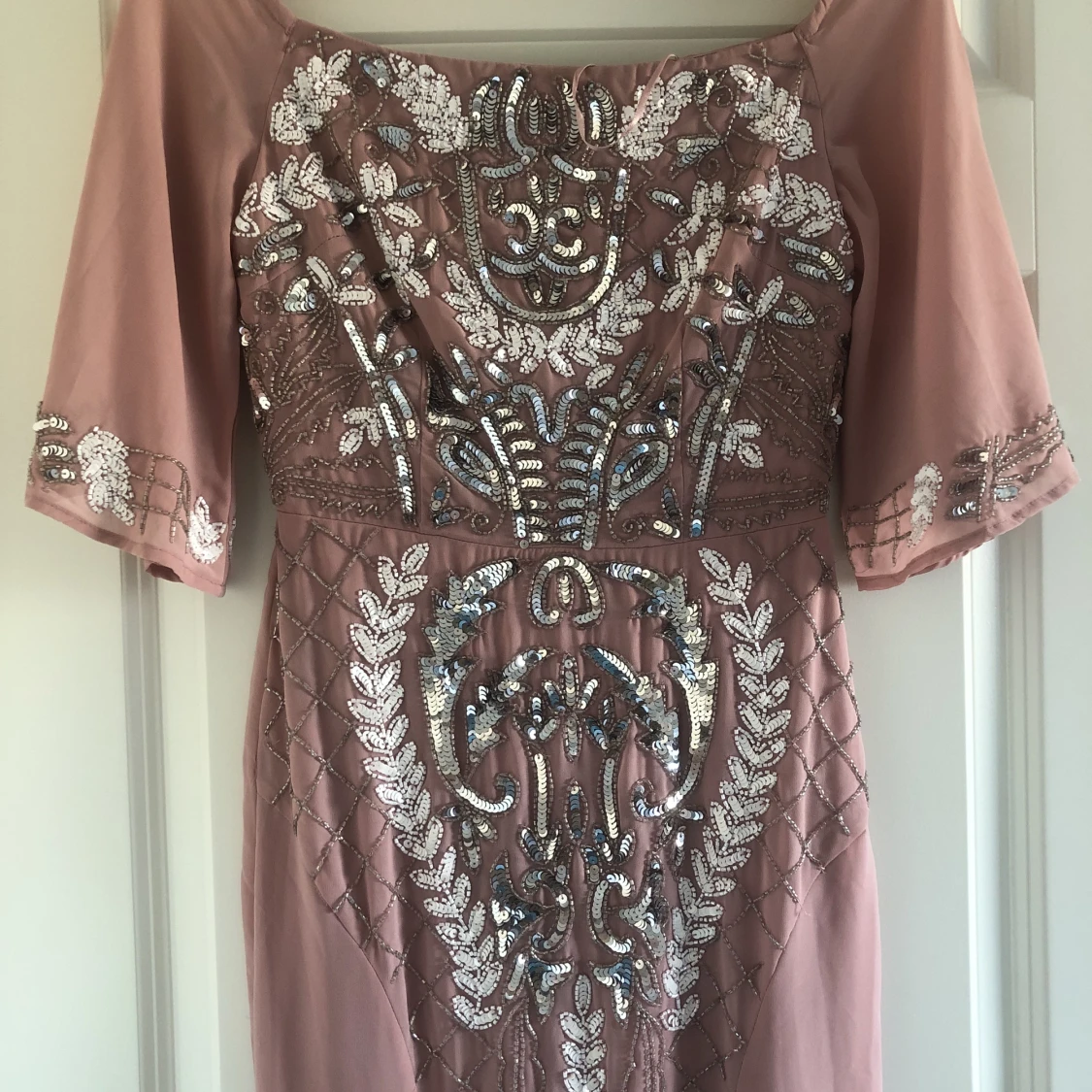 Maxiklänning med paljetter 