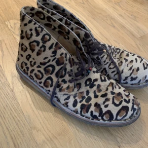 Acne, Leopard skor - Väldigt bra skick, storlek 44. 