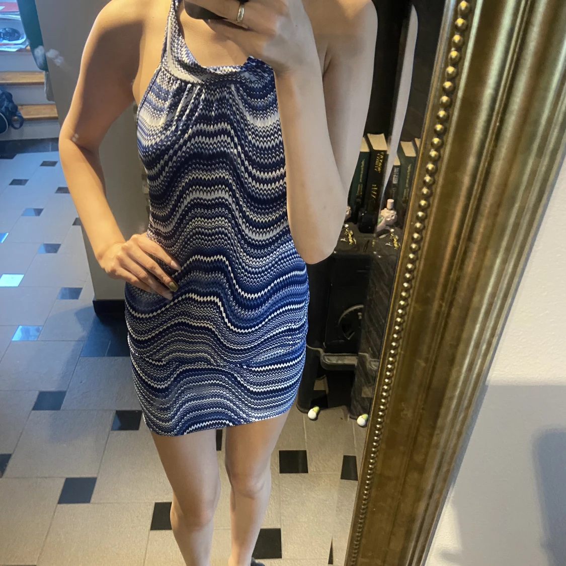 Klänning öppen rygg  - 90