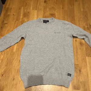 Tröja - Stickad grå tröja från bondelid.  Nyskick 