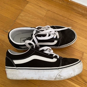 Vans - Helt nya vans i storlek 39, endast använda en gång. 