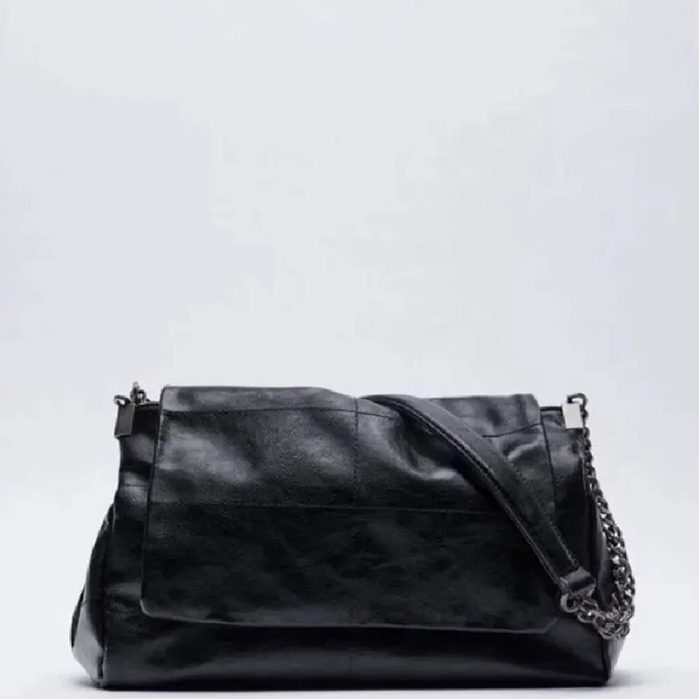 ❤️Slutsåld väska från Zara helt oanvänd❤️ ~SÅLD~. Väskor.