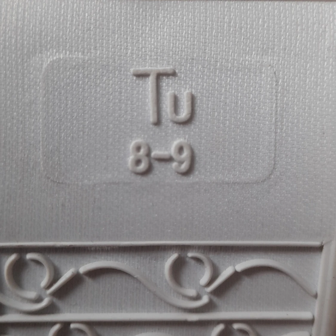 Ett par väldigt mjuka och fluffiga skor/tofflor, med djuransikte