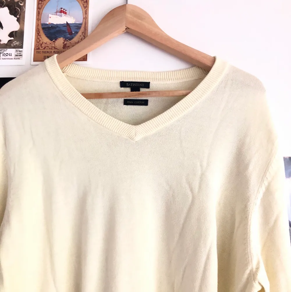 Gul super söt oversize tröja i storlek M, knappt använd ❣️. Tröjor & Koftor.