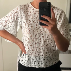 Vit spets topp - Blus i vit spets