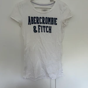 Abercrombie - fint skick! Står L men skulle säga S/M