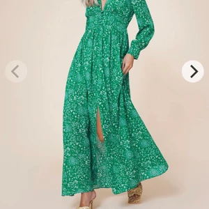 Adoore - Napoli dress  - Hej!  Jag säljer min Napoli dress från adoore använd 1 gång storlek 34. (Bild lånad från adoore)   Den blir din för endast 1100kr exkl frakt.   Kan gå ned i pris vid snabb affär