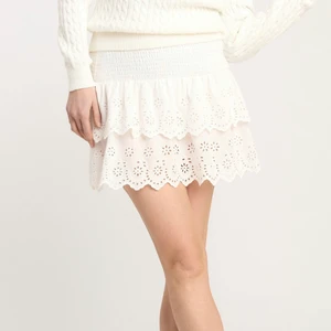 Slutsåld Lindex kjol - Jättefin slutsåld kjol från Lindex! Perfekt till sommaren men var tyvärr för stor för mig och behöver därför sälja vidare. Kjolen är i nyskick, lappen sitter kvar