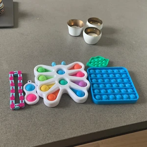Fidget Toys  - Inte jätte använda 5 för 150 