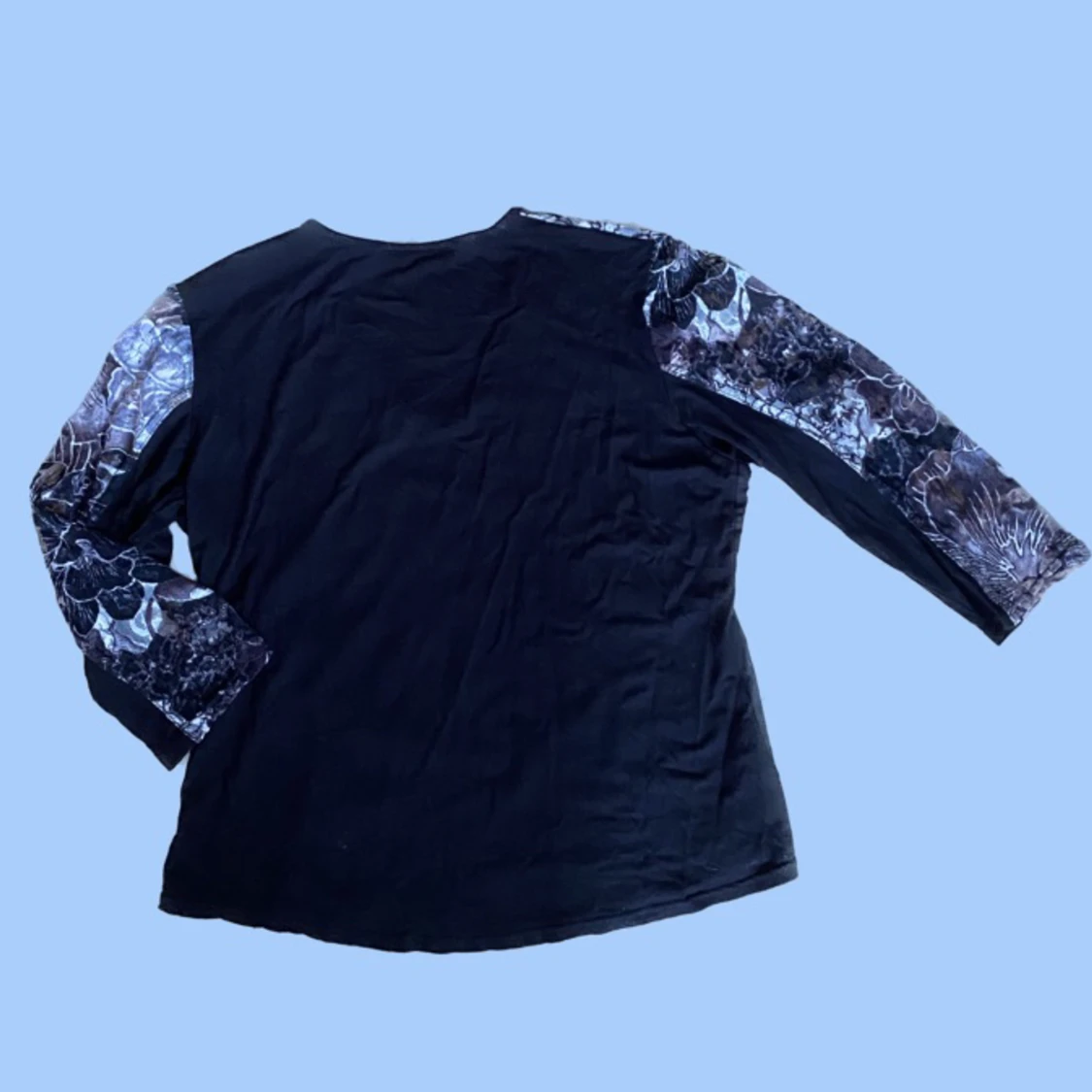 Långärmad med mönstrad spets - 90