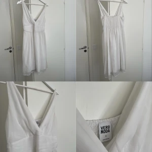 Studentklänning - Vit klänning perfekt till studenten! Från Vero Moda Storlek M
