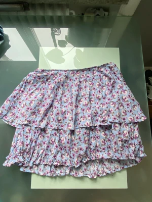 Kjol  - Super fin kjol från zara. 