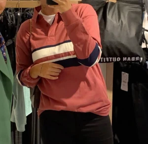 Urban outfitters tröja  - Nästintill oanvänd