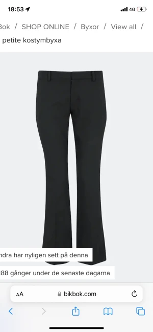 Lågmidjade kostymbyxor - Superfina kostymbyxor köpta från plick men säljer de då de tyvärr är för korta 💕