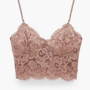 Zara topp - Använd fåtal ggr, det är samma färg bara att ljuset var dåligt på sista. Pris kan diskuteras🙏🏻🫶🏼