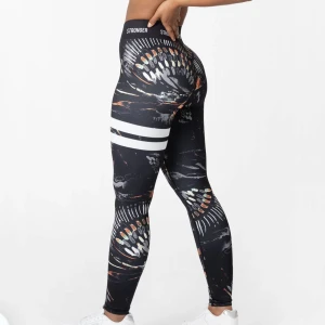 Träning  - Stronger Tights i storlek xs, färgen voodoo. Använd fåtal gånger, så gott som ny skick! Ny pris 799 mitt pris 499. Skriv gärna vid intresse eller fler bilder! 🤗