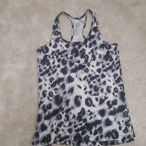 Träningslinne - Obetydligt använt träningslinne från Soc. Nyskick.