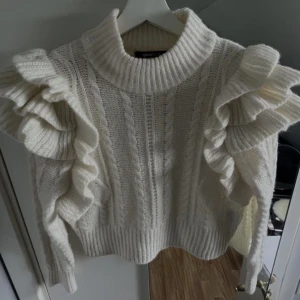 Stickad tröja  - Lånade bilder❤️ väldigt bra skick. Nypris 55”