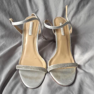 Fina klackar - Jätte fina klackar i storlek 40 men passar 39