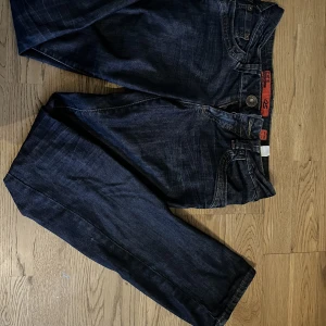 Lågmidjade jeans - Säljer massor billigt 💗