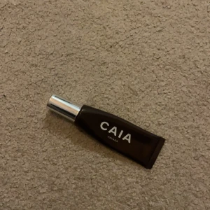 Caia bronzer  - Säljer min nya caia bronzer som var fel färg för mig så använd en gång, färgen havana🥰🐻