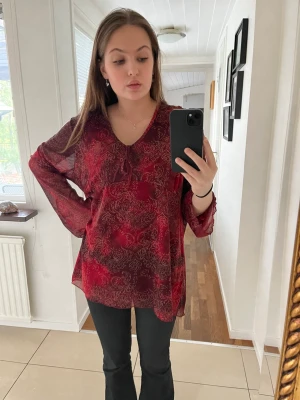 Söt tröja - Säljer jättemycket billigt på min sida ❤️‍🩹