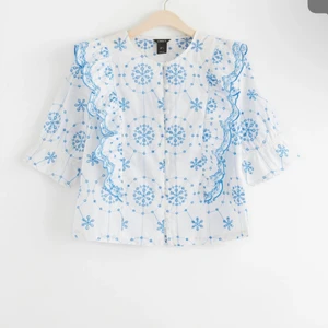 Mönstrad topp  - Så fin topp i nyskick 💓 Köpt för 400 säljer för 180+frakt !!