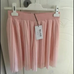 Ny kjol från Nakd - Helt ny oanvänd kjol från Nakd storlek m. Nypris 269