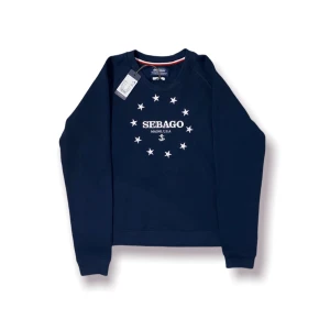 Sebago Tjocktröja  - NY OANVÄND! Sebago marinblå tjocktröja med prislapp kvar. 60% bomull 40% polyester  Ny pris 800kr Storlek M