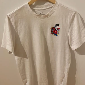 Nike T-shirt  - En cool T-shirt från Nike butiken i Stockholm.  Oversized(passar XS-M)