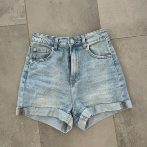 Jeansshorts - Jättefina jeansshorts i bra skick!💗