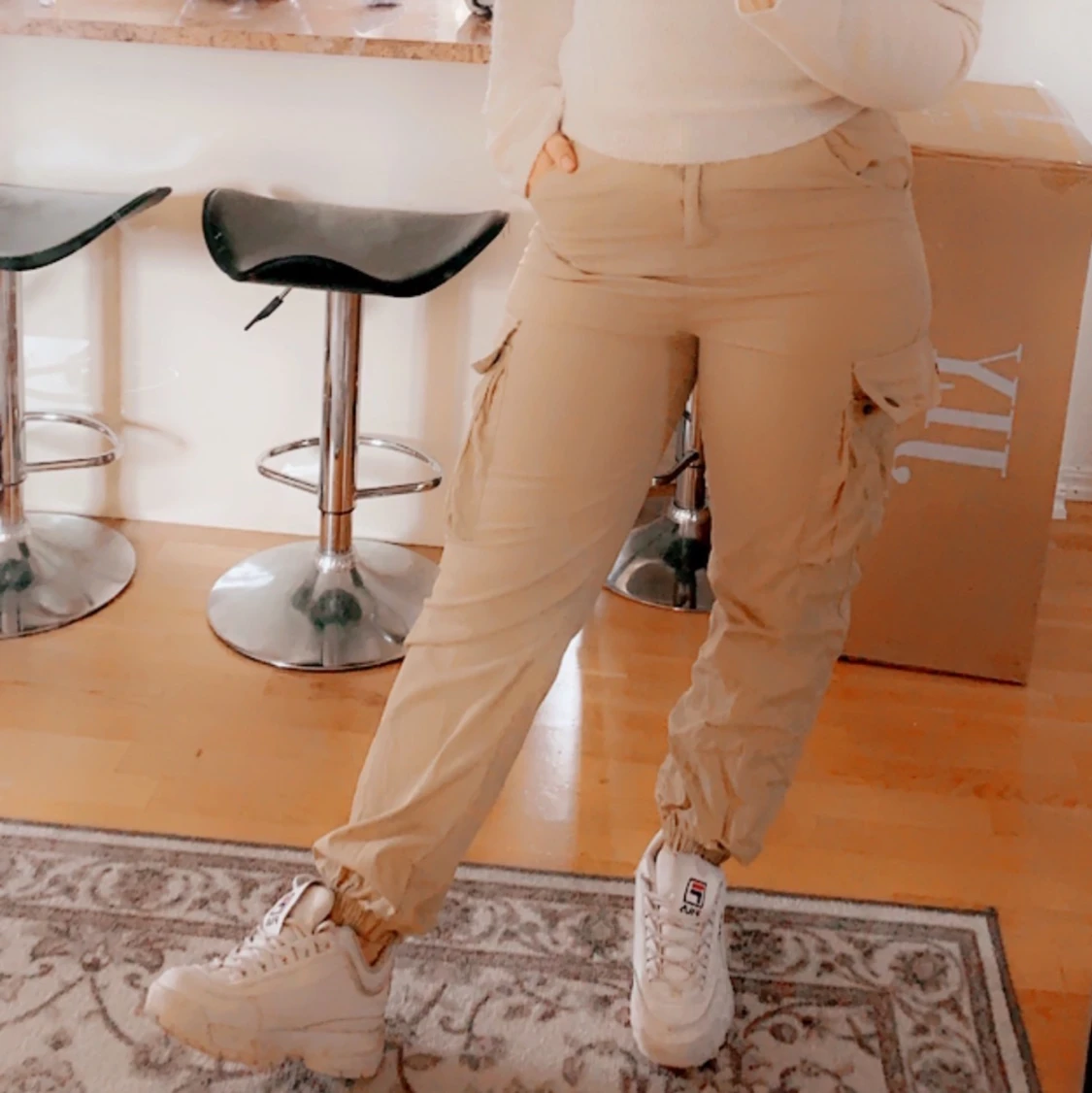 Cargo byxor beiga. Storlek L