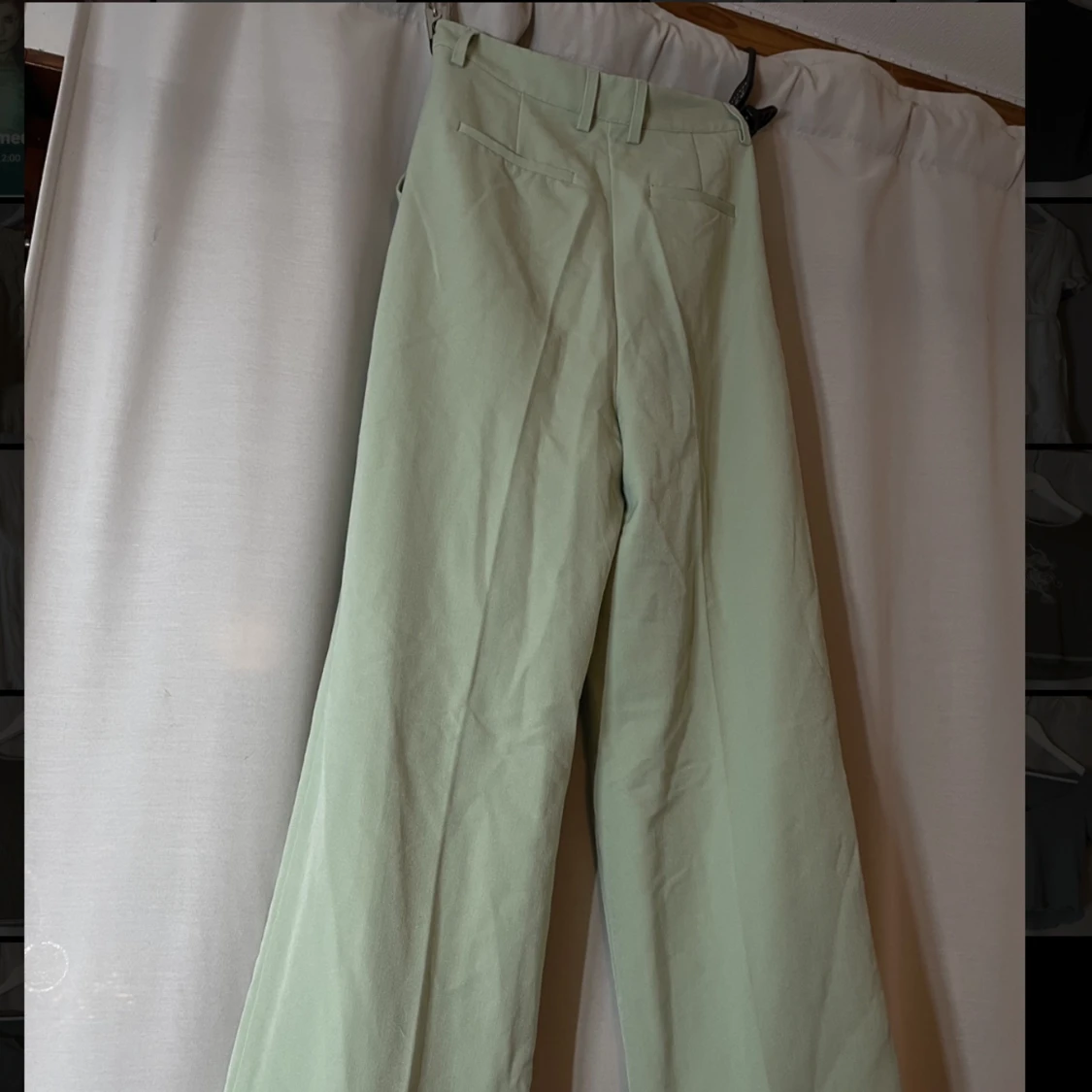 Gröna kostymbyxor  - 90