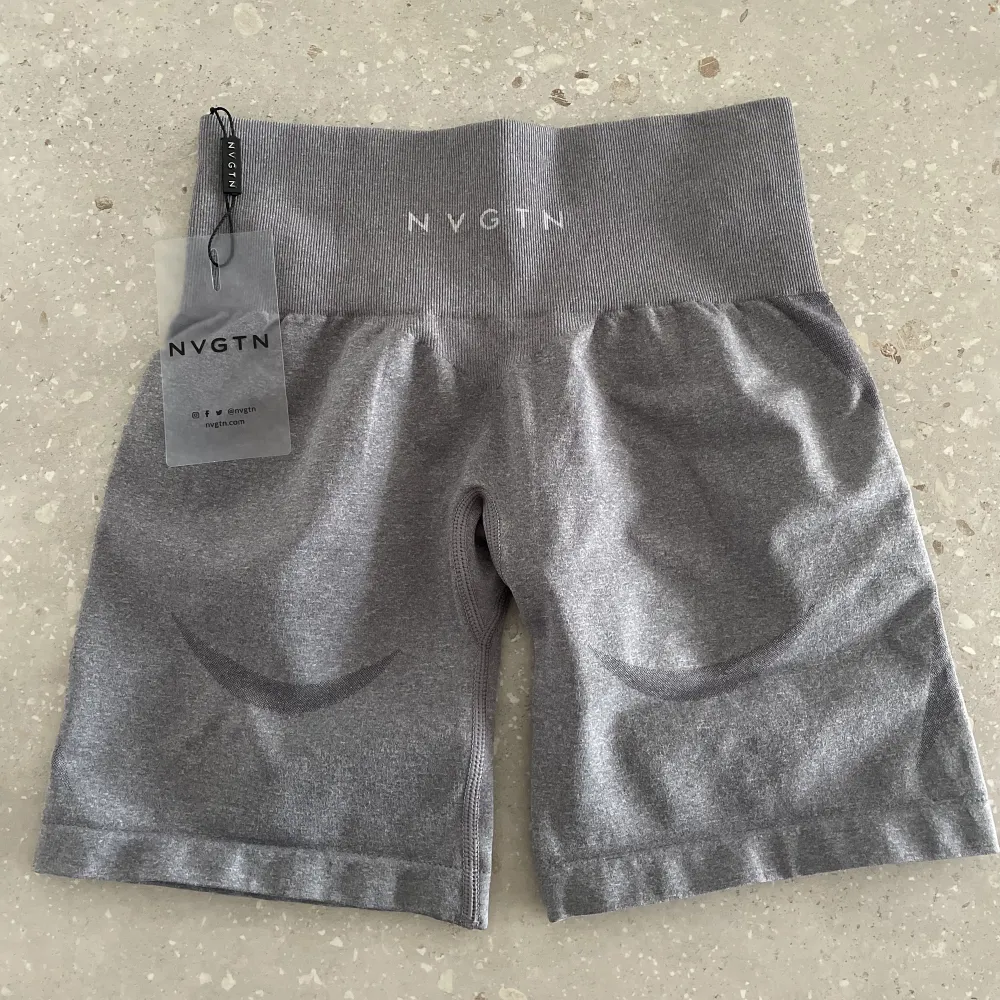 Sjukt snygga och populära NVGTN short!! Helt i nyskick , säljer då jag beställde i fel färg💘. Shorts.