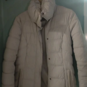 Vinerjacka - Av och påtag bar luva