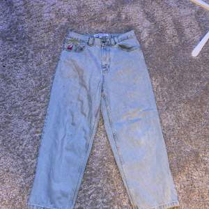 Size medium and light blue wash 