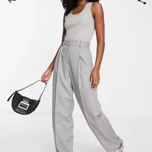 Kostymbyxor - Säljer då ja aldrig använder dem då de är lite långa för mig (jag är 165)