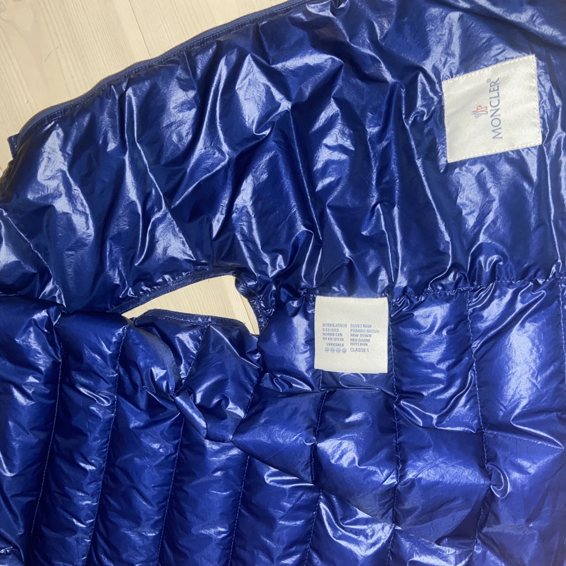 Moncler gui down-vest mörkblå, size: 3 - 90