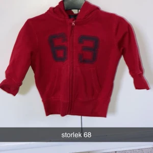 2 luvtröjor  - 1 använd någon gång och andra helt ny med prislapp kvar