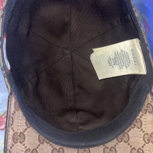 Gucci keps till salu - Säljer min keps för oanvändbar, för mer bilder skriv jätte Järna. Bara seriösa köpare tack!