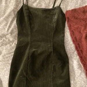 Grön Manchester klänning🫶🏻 - Helt ny prislappen sitter kvar🥰 