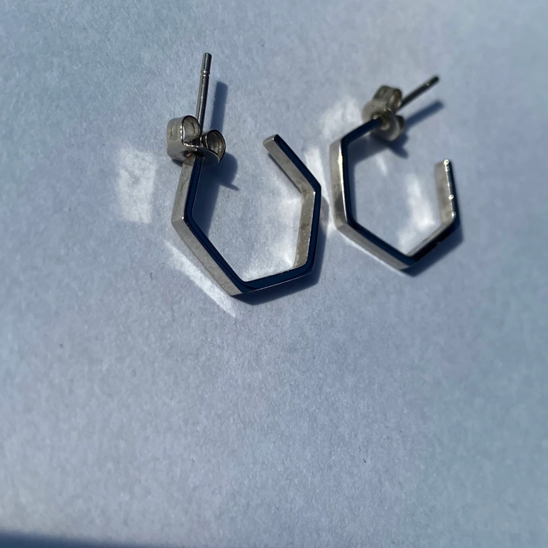 Hexagon örhängen  - 90