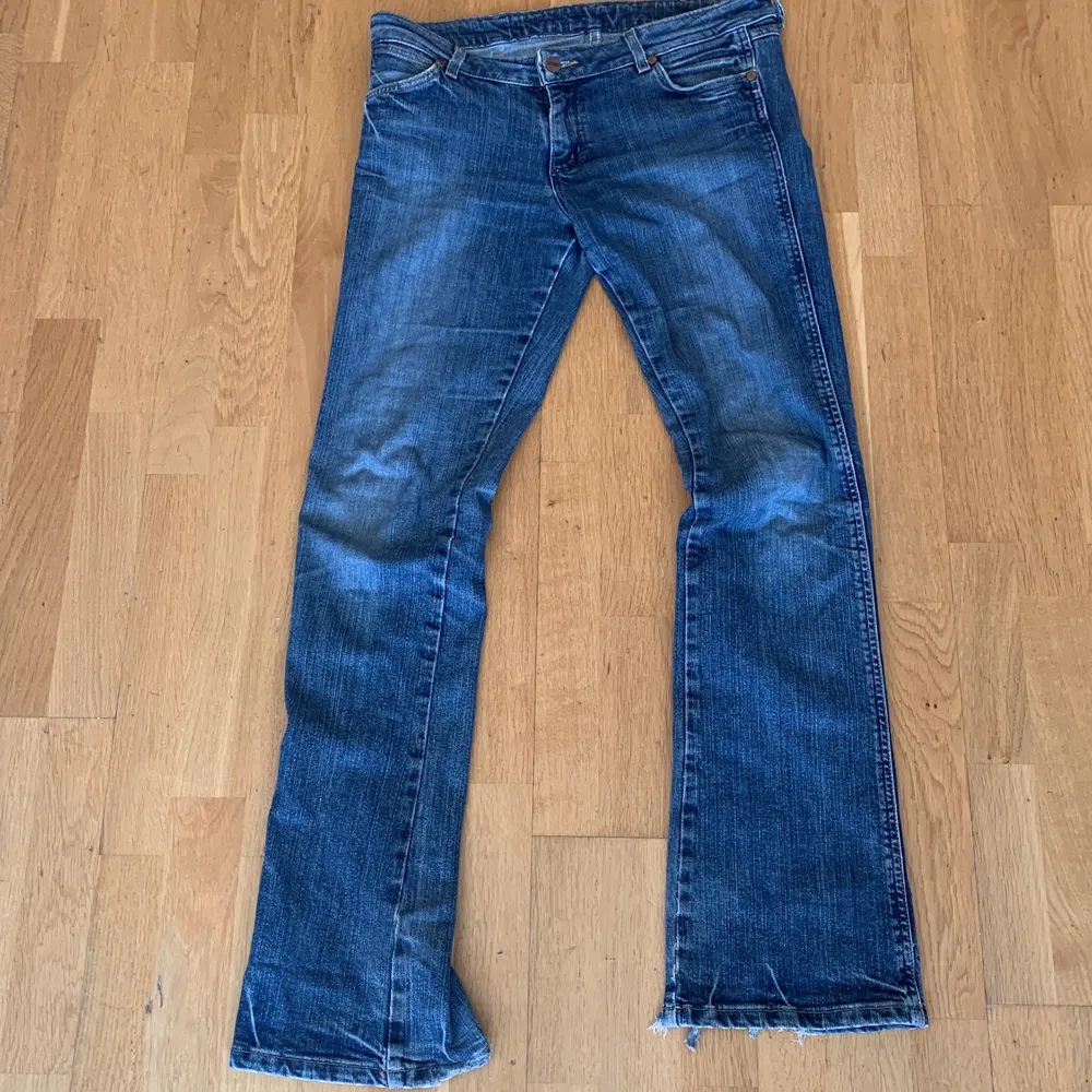 Ett par fina och trendiga jeans!. Jeans & Byxor.