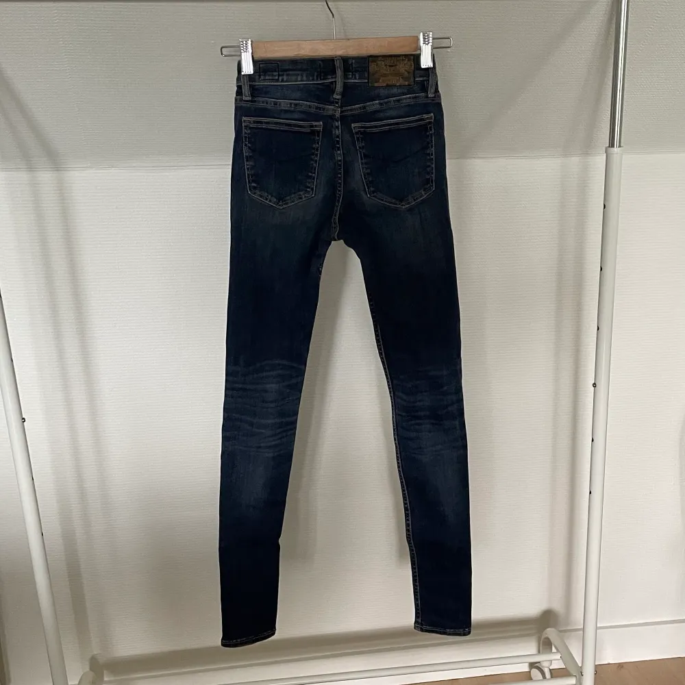 Mörkt tvätta jeans från crocker, waist 25 length 30. Jeans & Byxor.