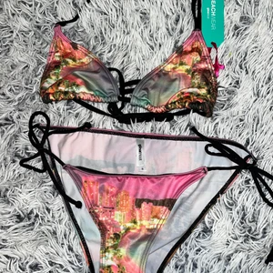 Ny bikini  - Helt ny bikini 👙  Finns att hämta i Abrahamsberg  Kan skicka ✉️ 