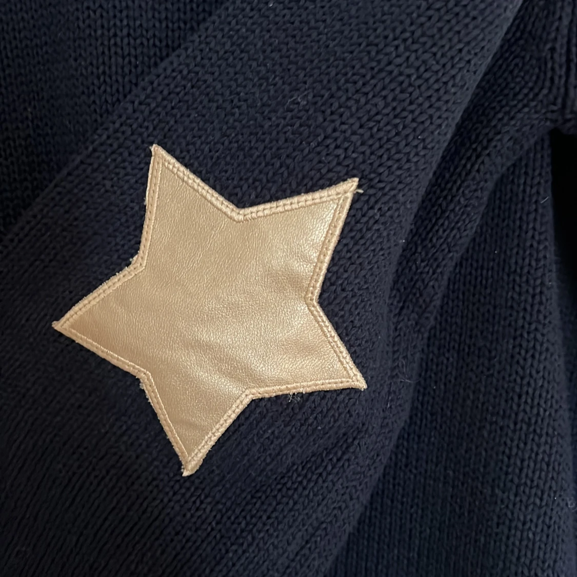 Cool marinblå stickad tröja - 90