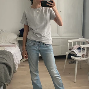 T shirt - T-shirt, storlek xs men sitter som S från h&m- frakten ingår inte i priset 